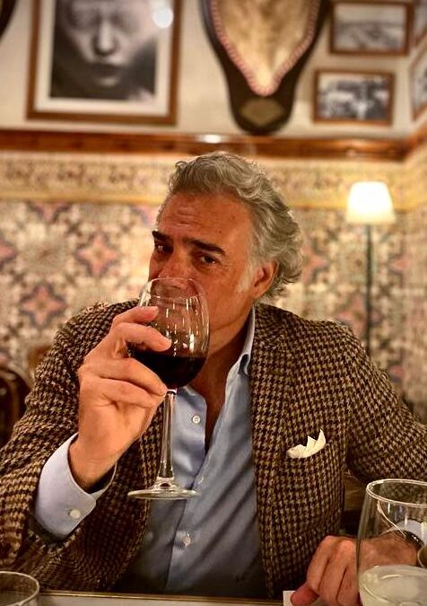 Nella letteratura di Roberto Parodi vino, parole e oltre confine: l’intervista all’ultimo dandy contemporaneo